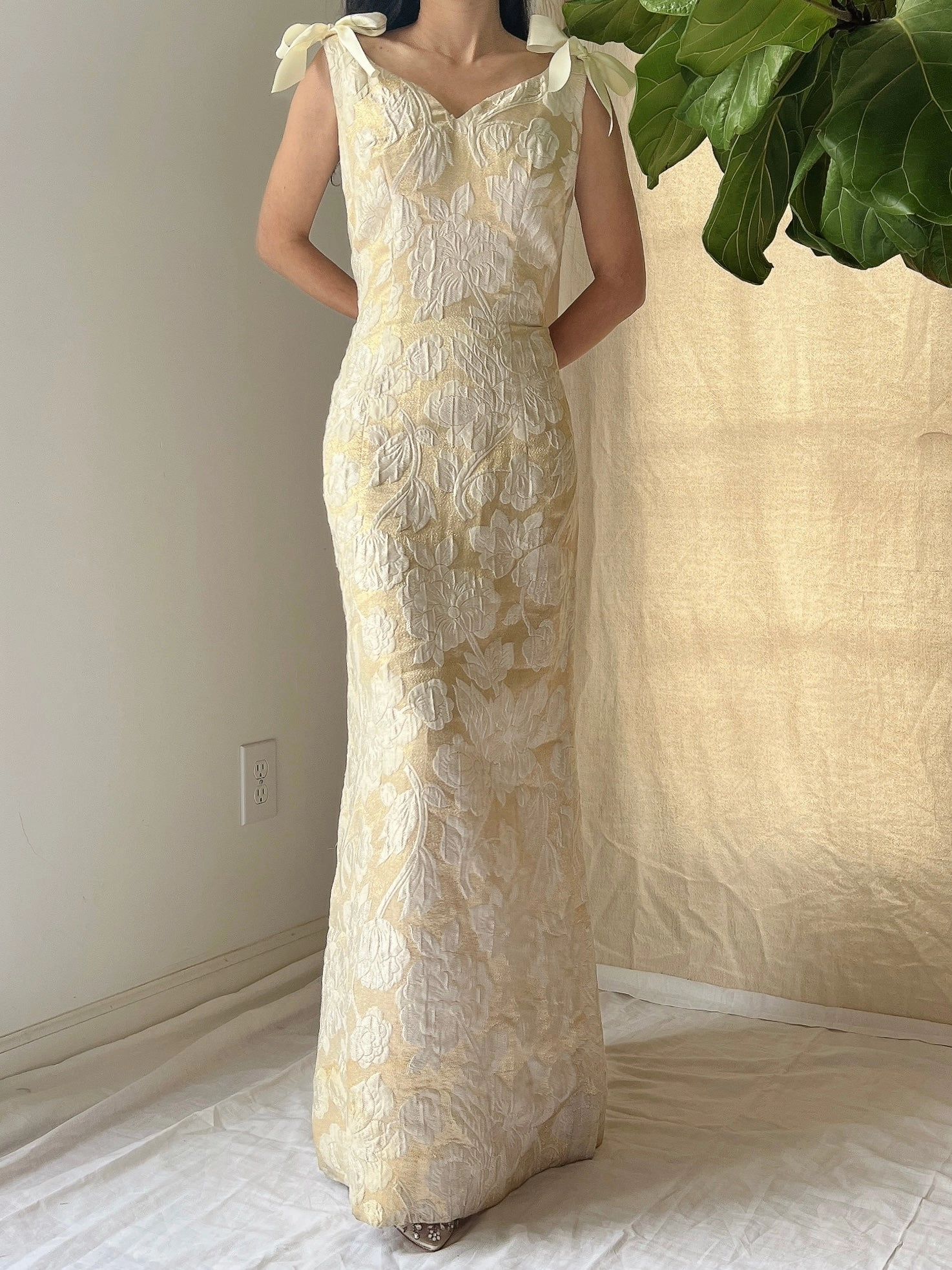 1960s Ivory/Light Gold Brocade Gown - M