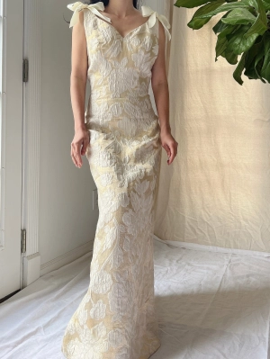 1960s Ivory/Light Gold Brocade Gown - M