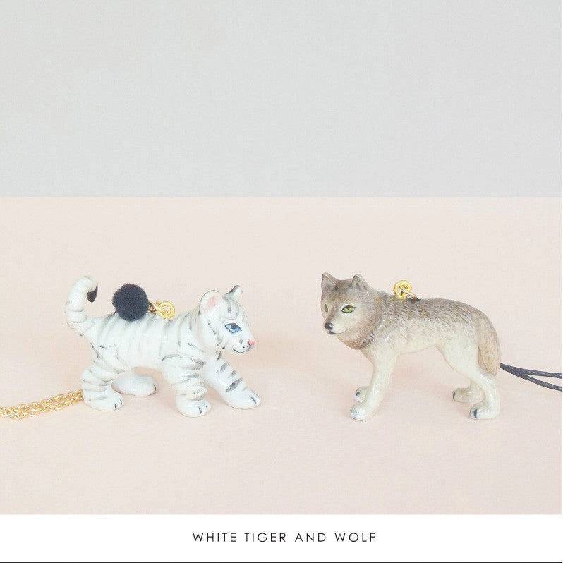 A Mini Penny White Tiger Necklace