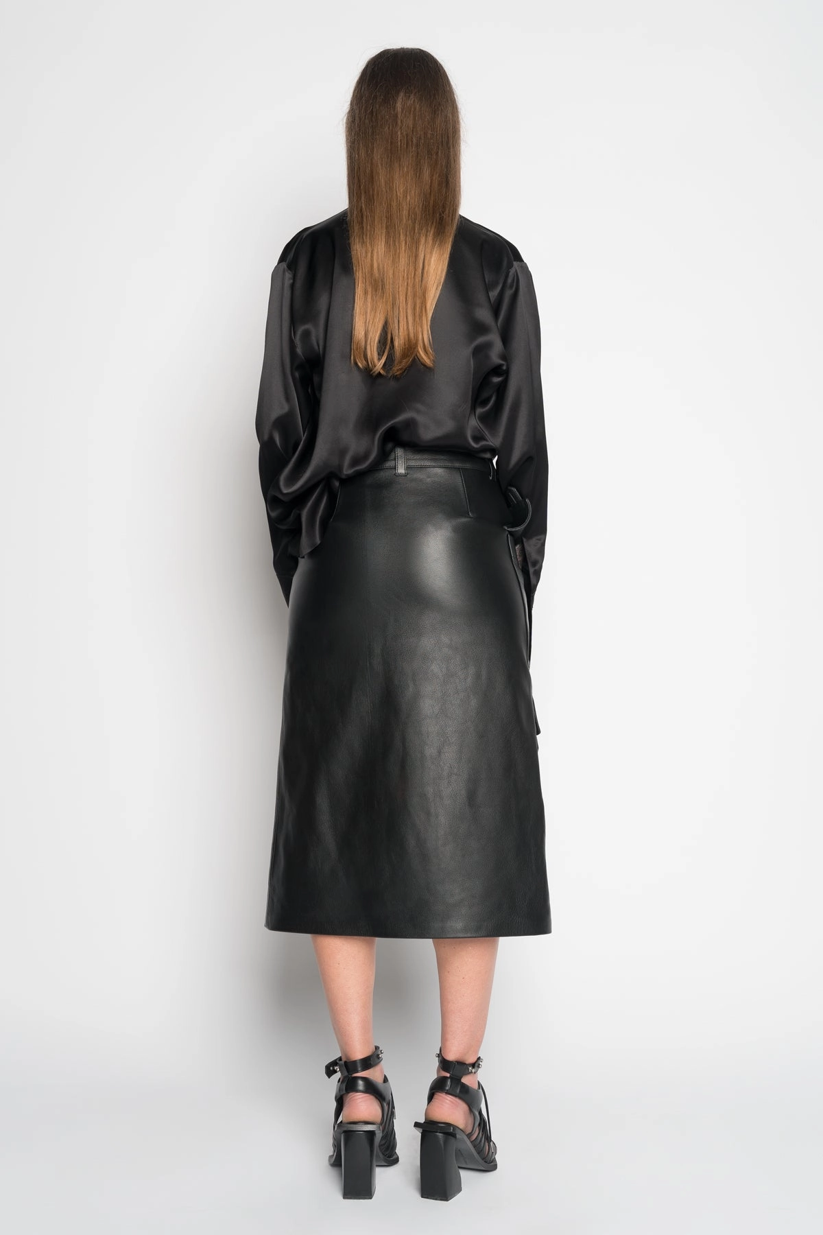 BLACK MIDI LEATHER SKIRT