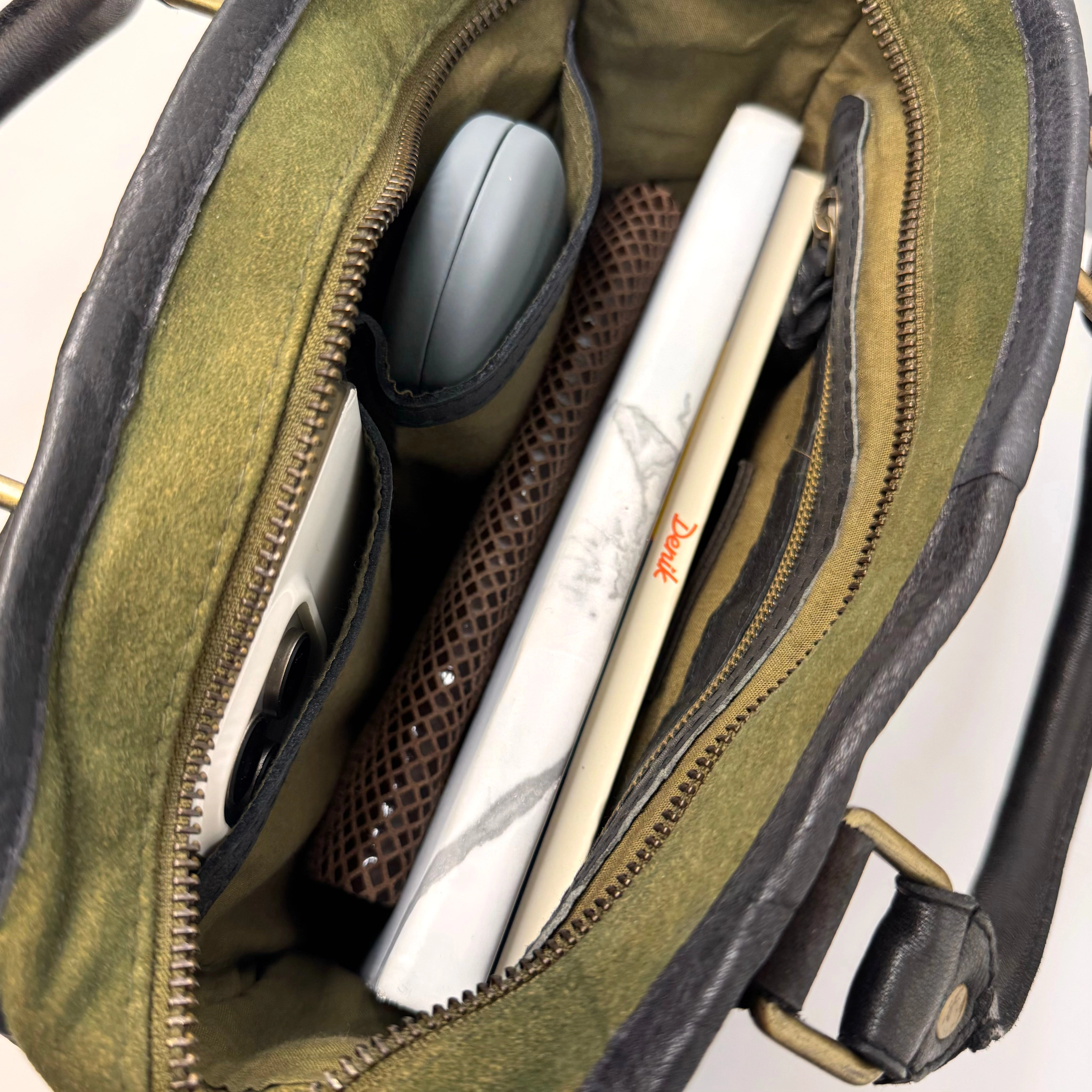 Caravan Crossbody