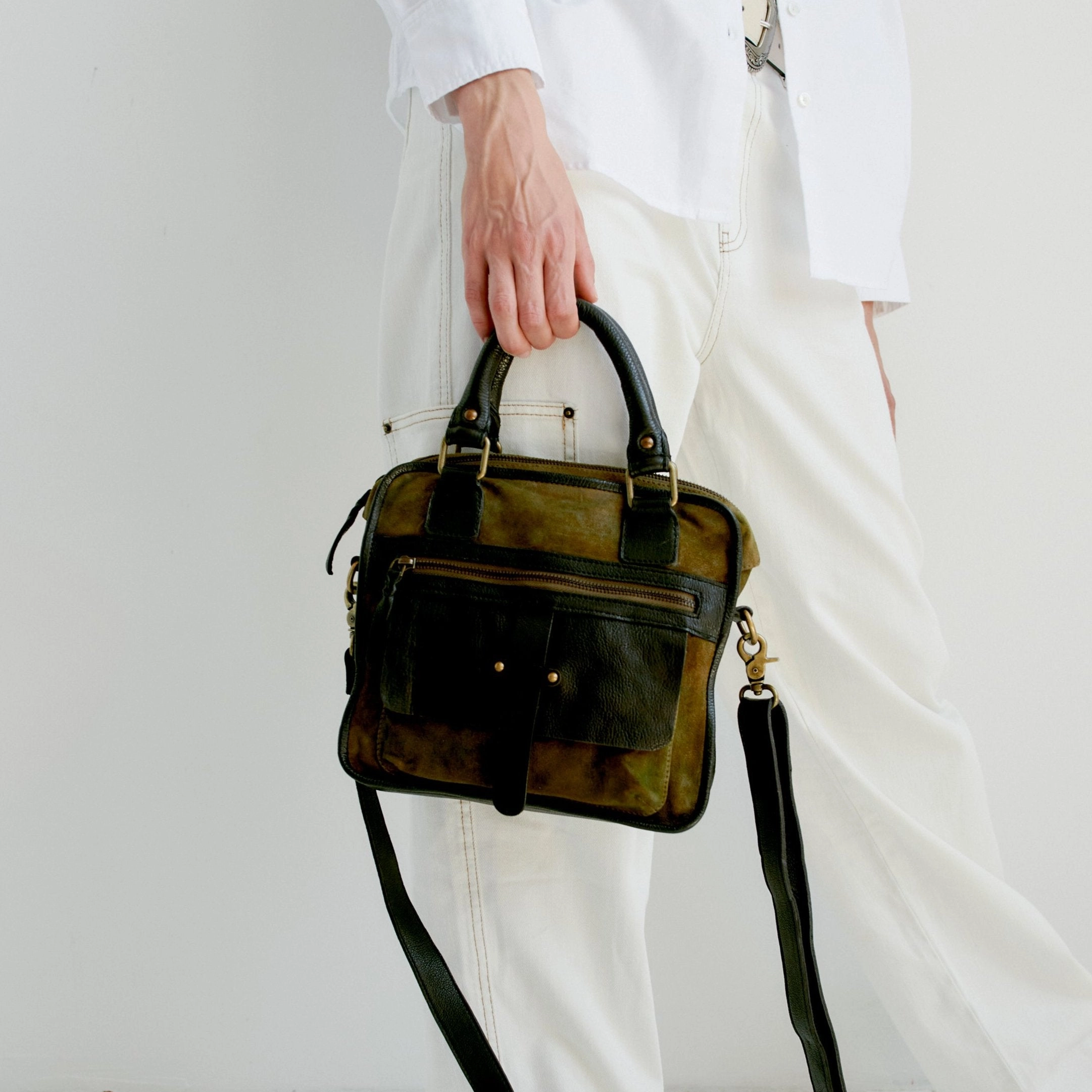 Caravan Crossbody