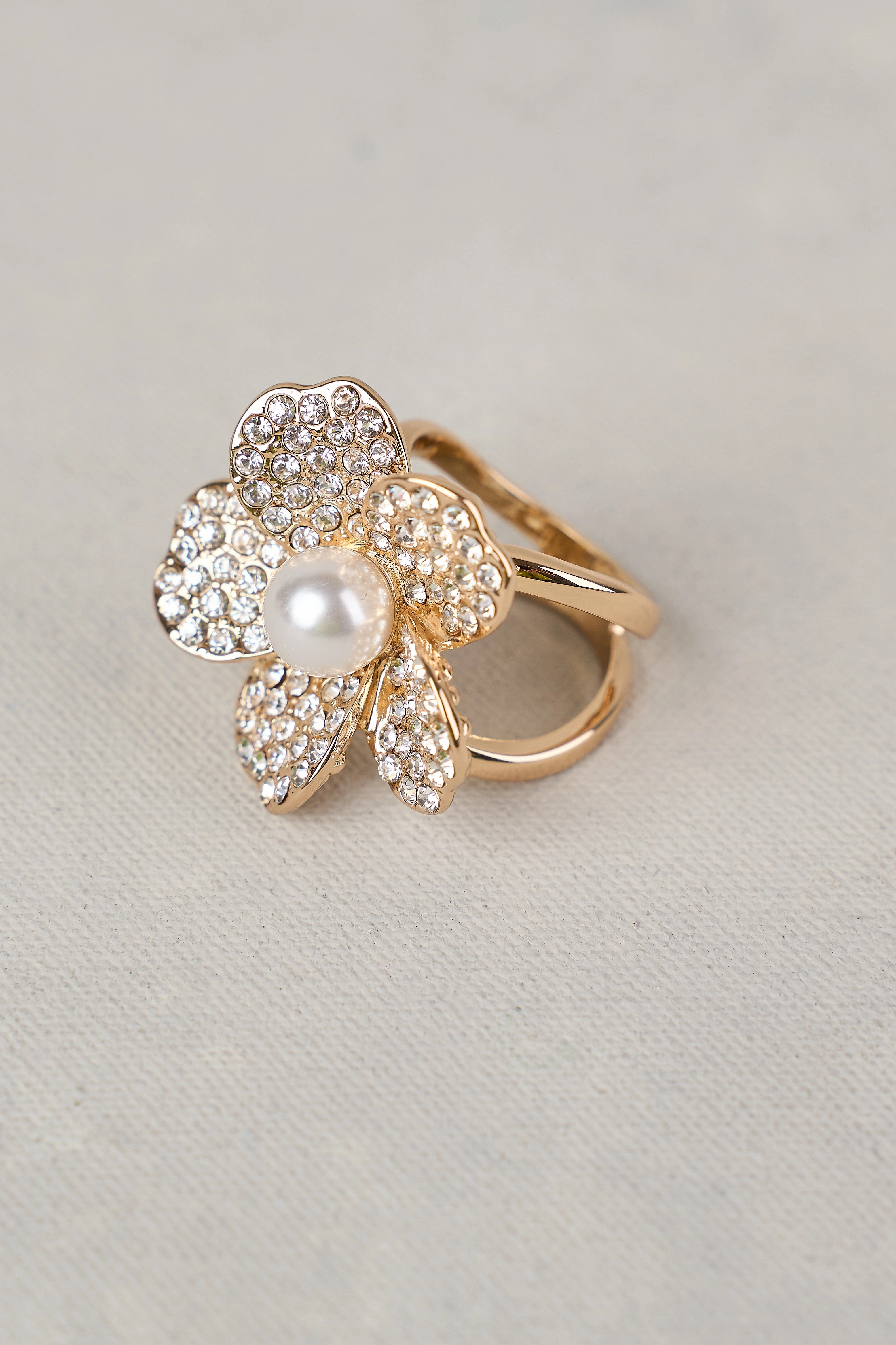 Diamante Floral Scarf Ring - White