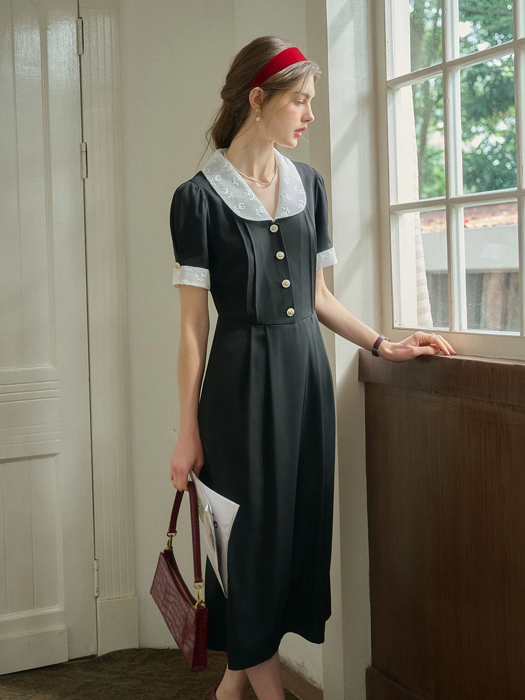 Evelyn Peter Pen Collar Contrasting Dress
