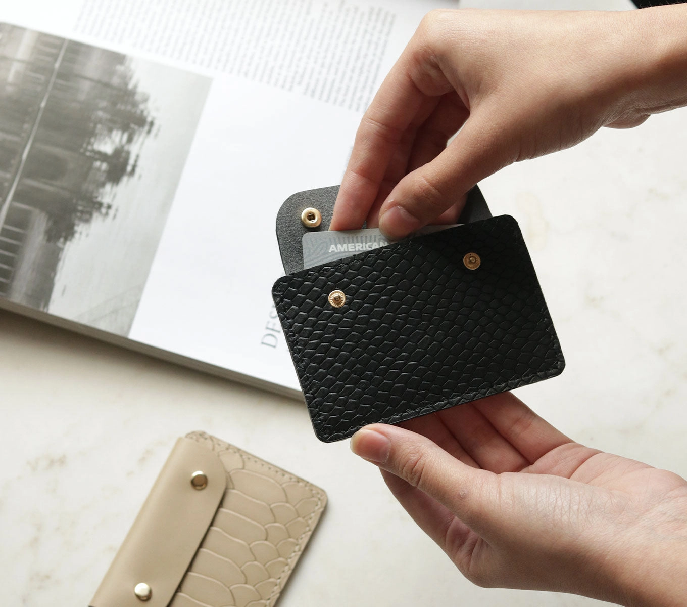 QUINN CROC CARD CASE